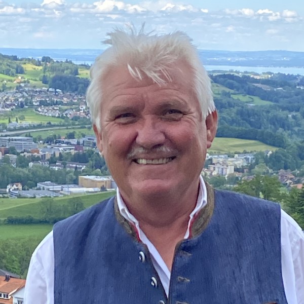 Artur Zettner Artur Zettner, Gesang, Tonmeister